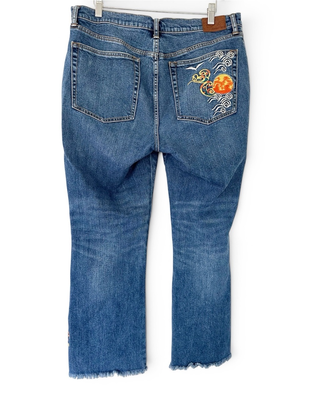 Johnny Was • Heron Embroidered Cropped Baby Boot Jeans - Picture 3 of 14
